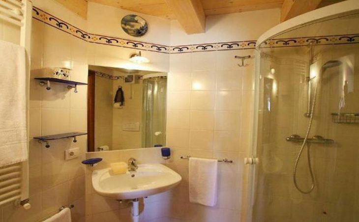 Chalet Antico, Livigno, Bathroom